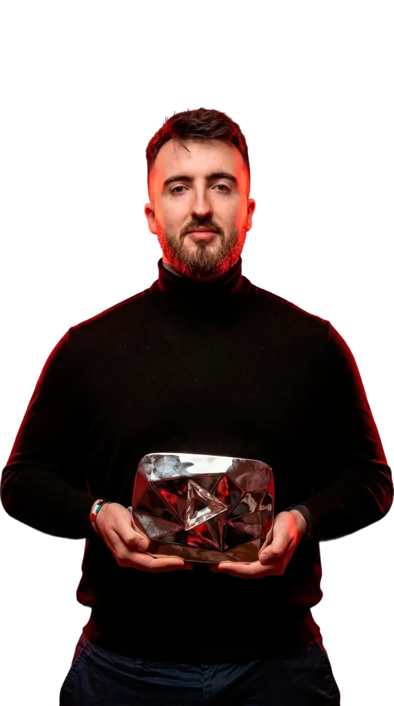 Luis Guía con su placa de diamante